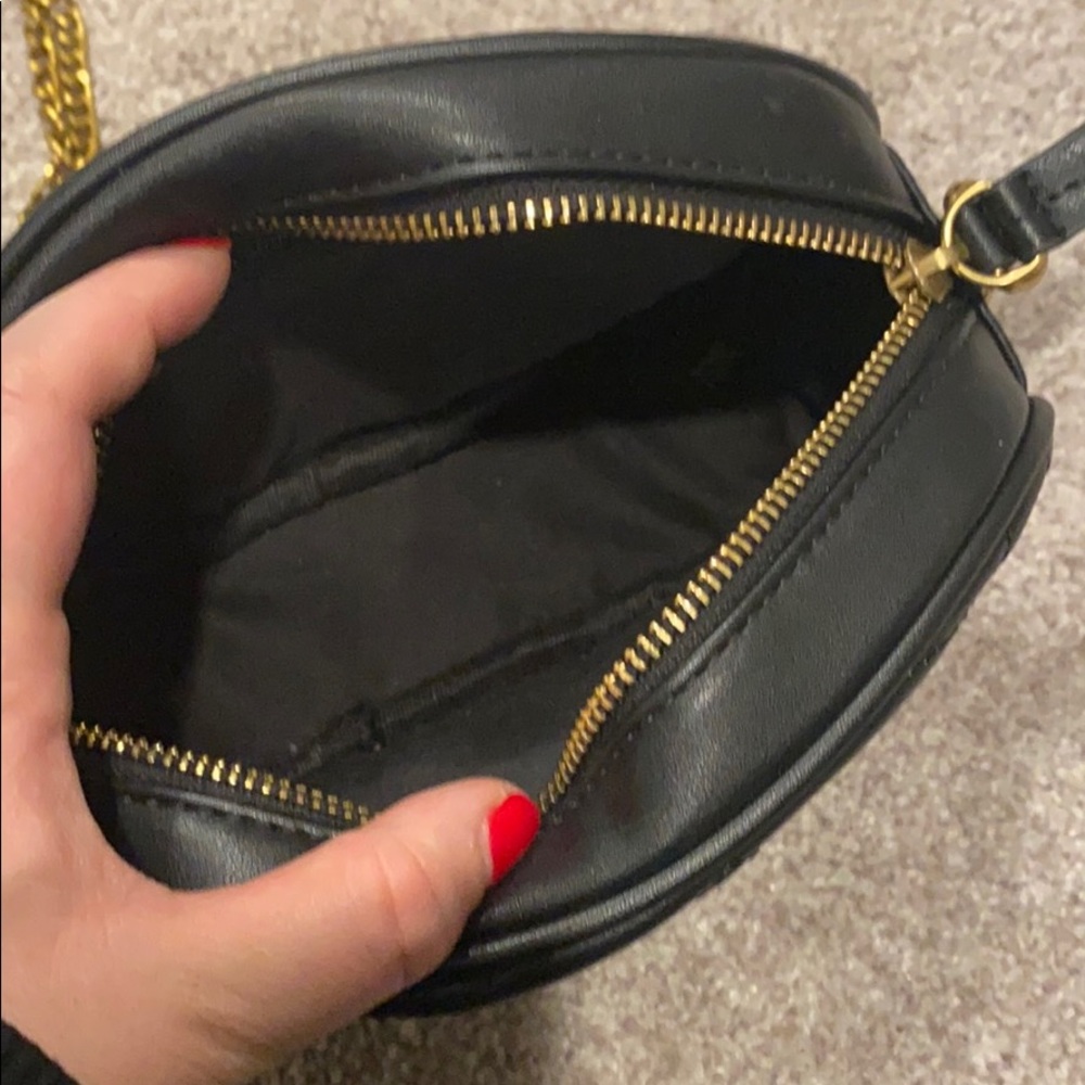 crossbody - Picture 3 of 3